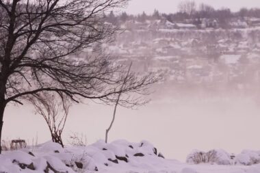 Froid intense, gel et verglas : un dimanche sous vigilance hivernale