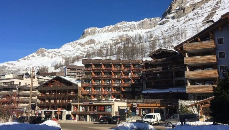 Après la neige, un mardi ensoleillé mais toujours glacial