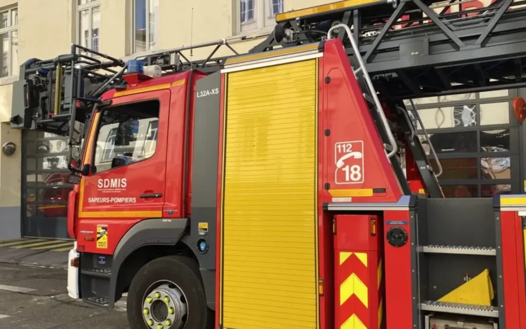 Ariège : un incendie ravage un immeuble ancien à Tarascon, une victime décédée