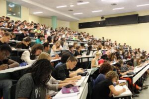 Immigration étudiante : le gouvernement ouvre une « réflexion » sur une sélection plus efficace