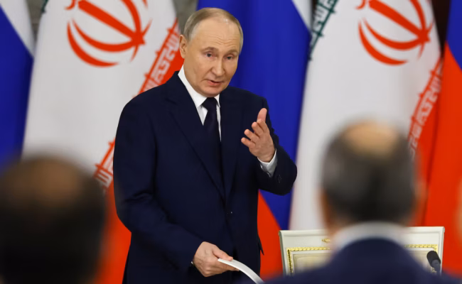 Iran : le Kremlin affirme que Vladimir Poutine joue un rôle de médiateur pour désamorcer les tensions