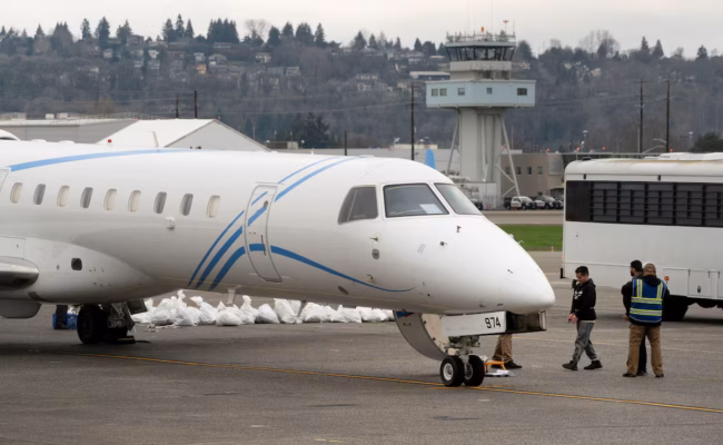 L’Argentine en discussions avancées pour accueillir des personnes expulsées des États-Unis (AP)