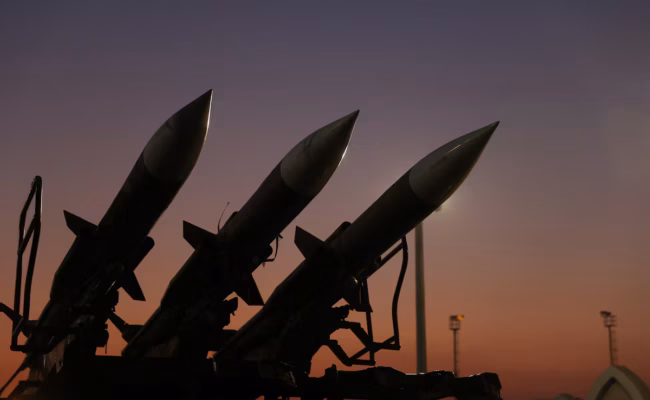 L’Iran affiche sa puissance militaire et revendique un renforcement de son arsenal de missiles