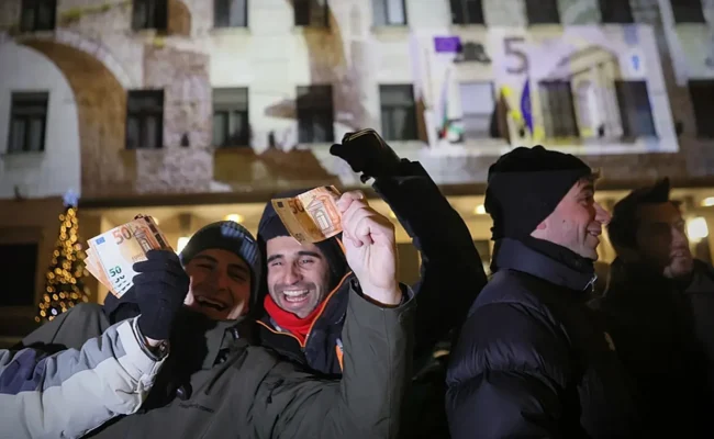 La Bulgarie célèbre son entrée dans la zone euro, le lev relégué aux oubliettes de l’histoire