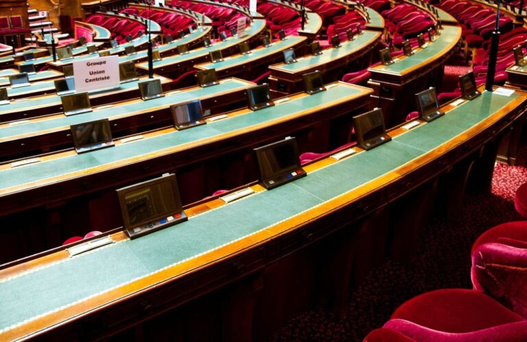 La Martinique obtient un statut de membre associé au sein de la Communauté des Caraïbes après un vote du Sénat