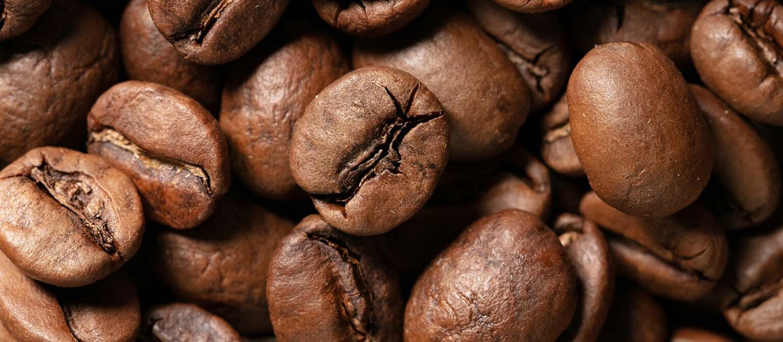 La caféine sous surveillance : l’Union européenne durcit son classement sanitaire