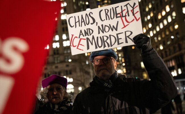 La mort d’une Américaine abattue par un agent de l’immigration plonge Minneapolis et les États-Unis dans une vive tension