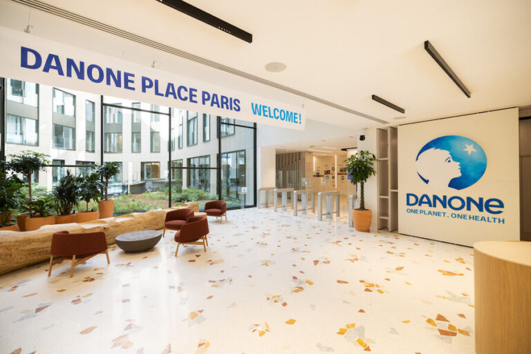 Laits infantiles contaminés : Danone retire préventivement Gallia et Blédilait du marché français