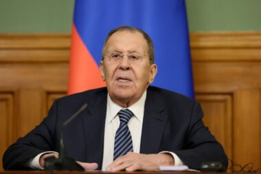 Lavrov accuse Washington de semer le chaos mondial après le raid au Venezuela et les menaces contre l’Iran