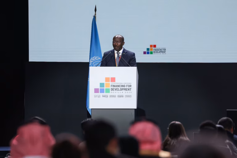 Le Gabon remplace son ministre des Finances sur fond de craintes croissantes liées à la dette