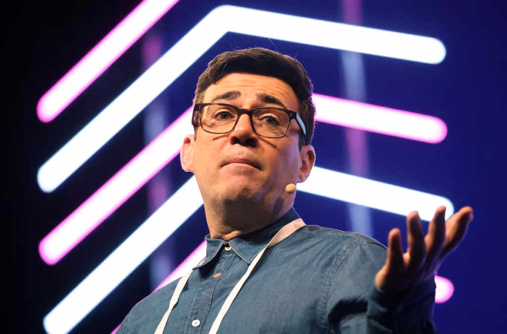 Le rival de Keir Starmer, Andy Burnham, empêché de revenir au Parlement britannique