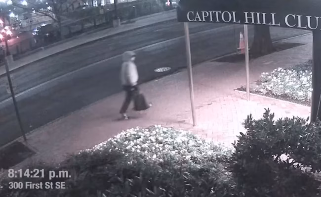 Le suspect des bombes artisanales de Washington plaide non coupable