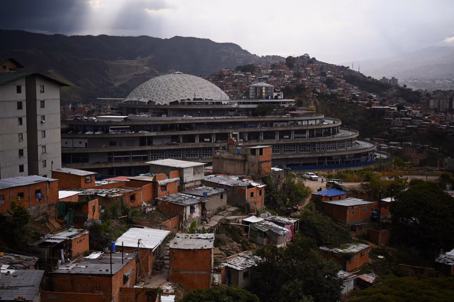 Libérations contestées au Venezuela : le pouvoir évoque plus de 400 détenus relâchés, les ONG parlent de quelques dizaines