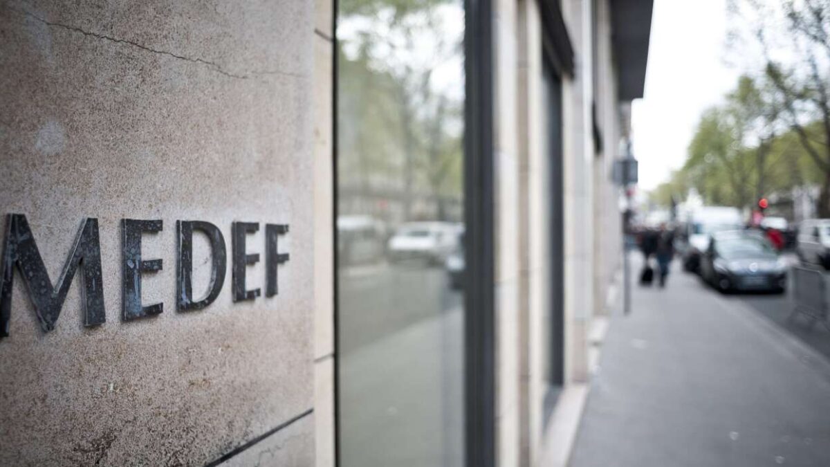 Medef : le retour explosif d’un “CDI jetable” pour les jeunes relance la bataille sociale