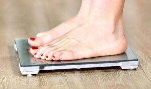 Métabolisme au ralenti : le vrai coupable n’est pas l’âge, mais la fonte musculaire