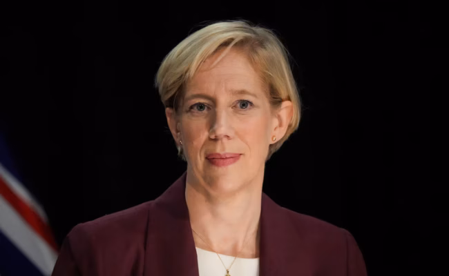 Nouvelle-Zélande - la gouverneure de la banque centrale critiquée pour son soutien à la Fed (AP)