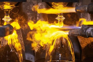 Pas-de-Calais : deux projets de reprise en concurrence pour sauver la verrerie Arc et ses 3 500 emplois