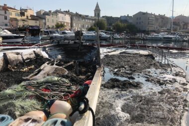 Saint-Florent – quatre hommes écroués après les incendies de bateaux qui ont frappé le port