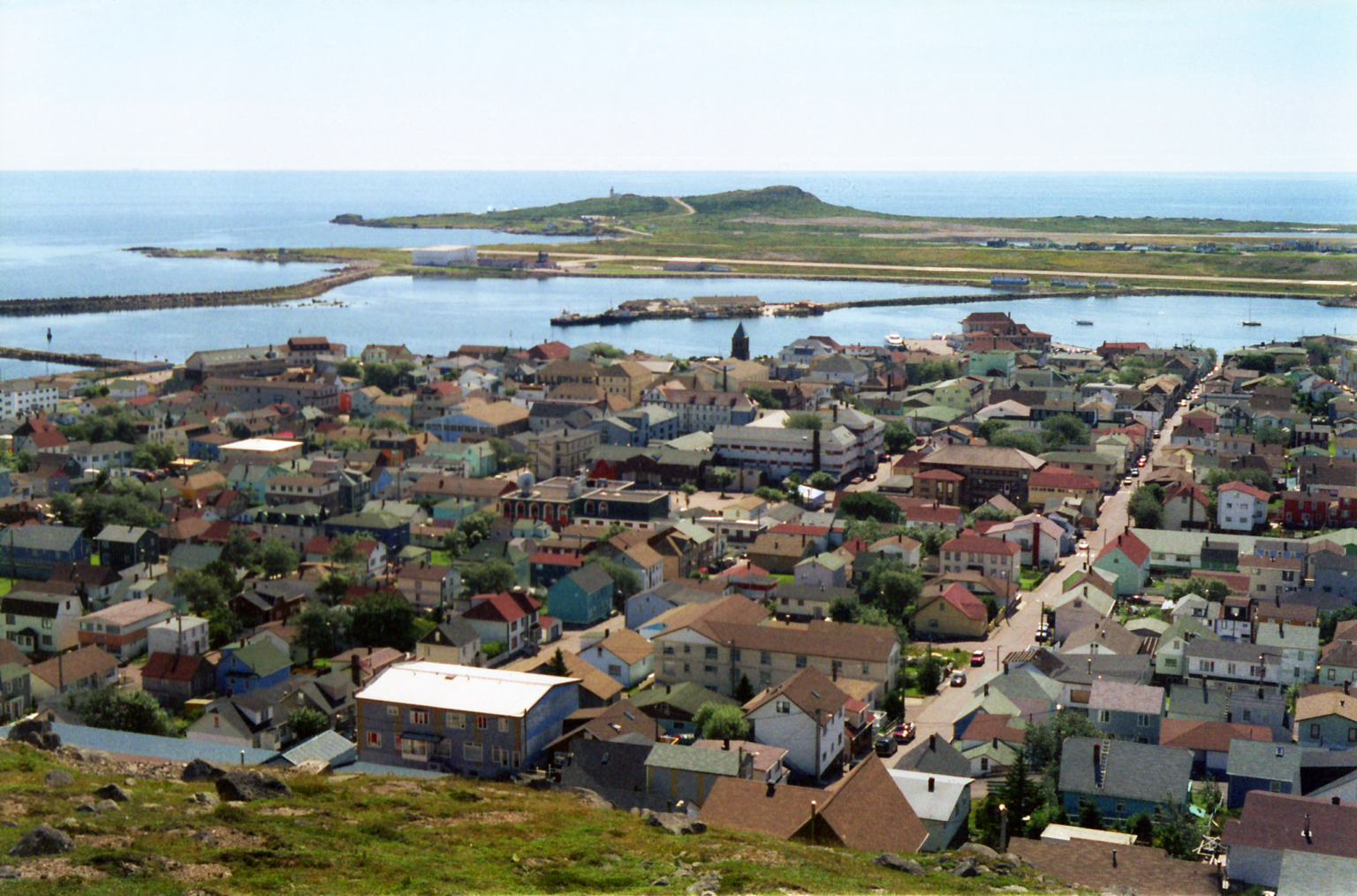 Saint-Pierre-et-Miquelon – tire-t-on à boulets rouges sur la souveraineté française ?