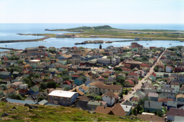 Saint-Pierre-et-Miquelon : tire-t-on à boulets rouges sur la souveraineté française ?