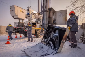Sous la pression des frappes russes, Kiev place son système électrique en état d'urgence