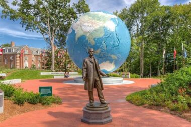 Un juge presse Washington de délivrer un visa à une étudiante expulsée par « erreur »