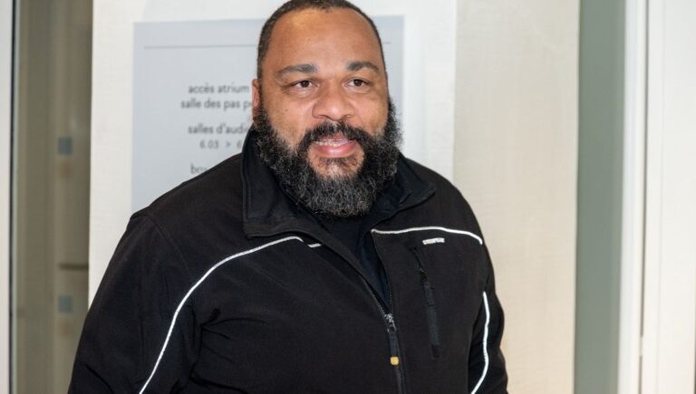 Un spectacle de Dieudonné interrompu par les gendarmes dans les Alpes-Maritimes