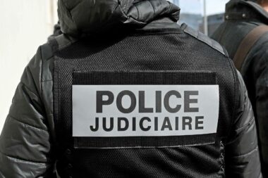 Versailles : une mère soupçonnée de violences graves sur son fils, une enquête judiciaire en cours