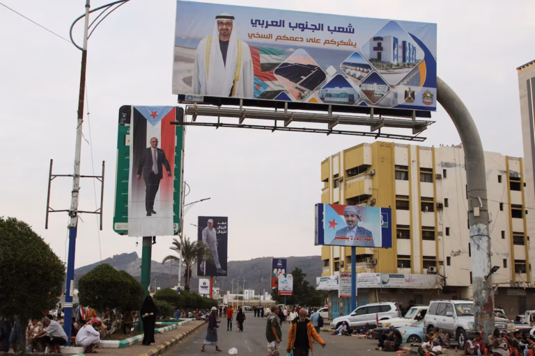 Yémen - le chef du Conseil de transition du Sud aurait fui vers une destination inconnue, selon la coalition saoudienne (AP)