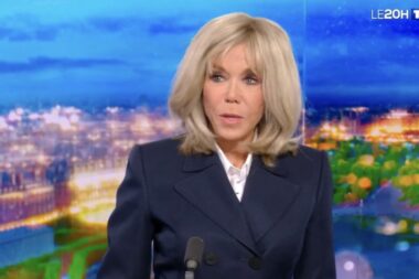 VIDÉO - Brigitte Macron s’excuse d’avoir insulté les féministes: «Je suis une femme qui s’enflamme. Je suis désolée d’avoir blessé les femmes qui ont pu se sentir agressées.»