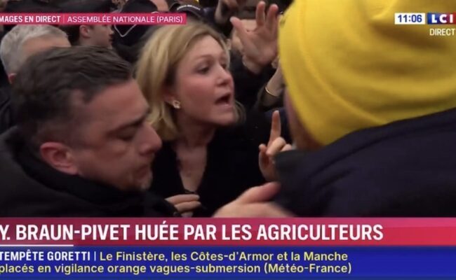 VIDÉO - Agressée, Yaël Braun-Pivet reçoit un liquide au visage lors d’un rassemblement d’agriculteurs à Paris