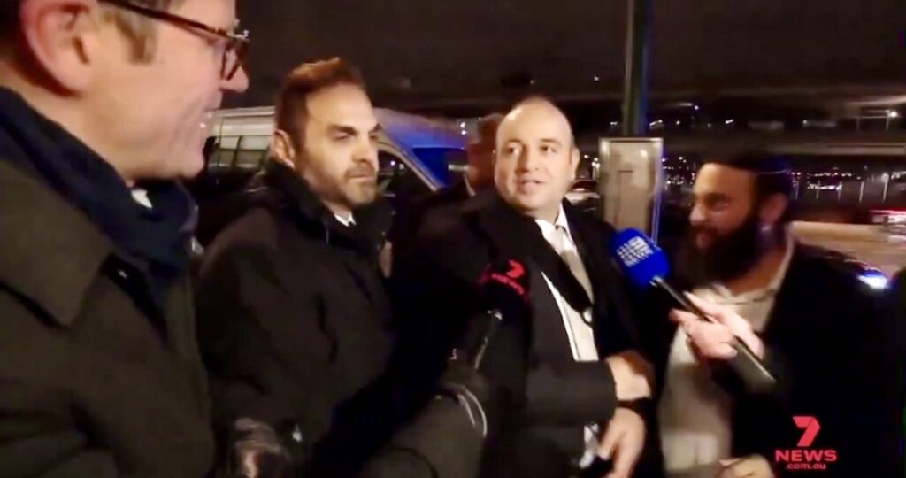 Le héros de Bondi Beach élogieux envers Donald Trump :  »Je veux le rencontrer. C’est un héros du monde. Je l’aime. » (DR)