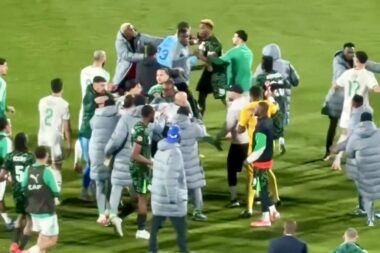 VIDÉO - Scènes de chaos après l’élimination de l’Algérie, battue 2-0 par le Nigeria en Coupe d’Afrique des Nations