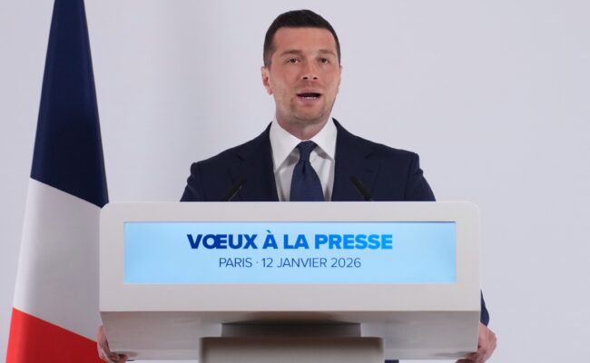Jordan Bardella affirme qu’il autorisera les journalistes de Quotidien aux meetings du RN quand Quotidien arrêtera de boycotter le RN AP