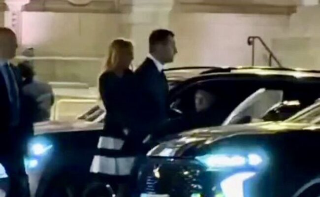 VIDÉO - Jordan Bardella futur prince de Bourbon des Deux-Siciles ? Son apparition avec la duchesse de Calabre et de Palerme affole la toile