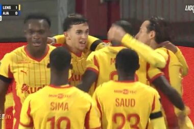 Ligue 1 - Le RC Lens bat Auxerre et reprend la tête du championnat