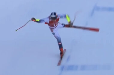 VIDÉO - Ski: l’incroyable sauvetage de Sejersted, qui évite par miracle une très lourde chute