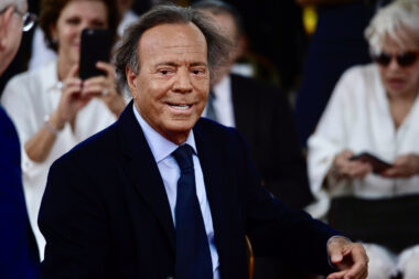 La justice classe sans suite la plainte contre Julio Iglesias pour agressions sexuelles pour incompétence juridictionnelle