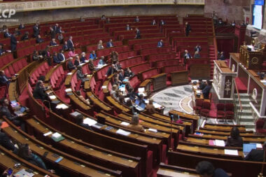 Commerces : l’Assemblée valide l’expérimentation des caméras algorithmiques jusqu’en 2027