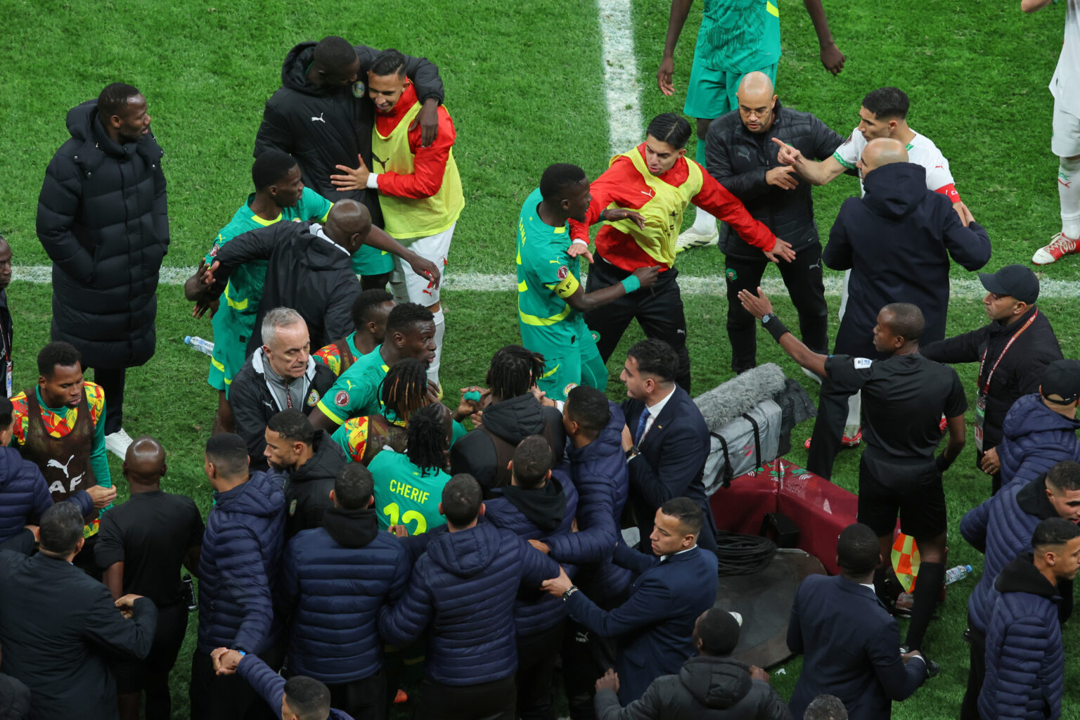 — CAN 2025 : on connaît les sanctions après la finale chaotique Sénégal-Maroc