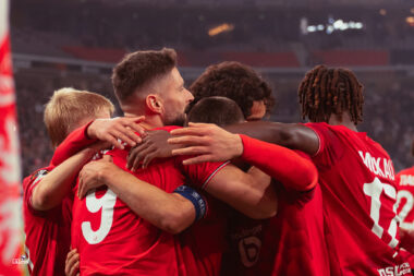 — Ligue Europa : Lyon s’impose et termine en tête de sa poule, Olivier Giroud offre les play-offs à Lille