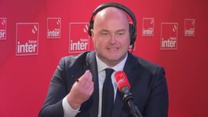 France Télévisions: Philippe Corbé remplace Alexandre Kara, évincé de la direction de l’information après de nombreuses polémiques