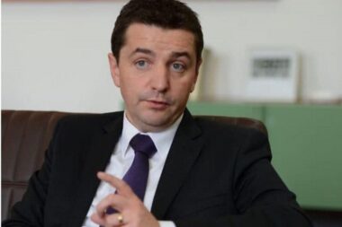 L’ancien maire de Saint-Étienne, Gaël Perdriau, entre en prison ce mardi après sa condamnation pour chantage à la sextape