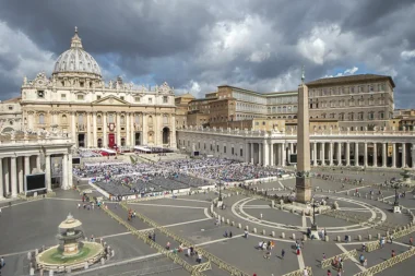 Selon le Washington Post, le Vatican aurait négocié avec Washington une porte de sortie pour Nicolas Maduro avant son arrestation