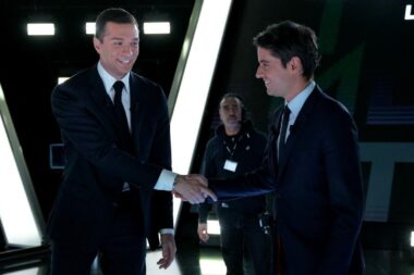 Gabriel Attal se défend face à Bardella et assure avoir « combattu » LFI