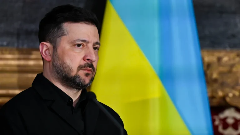 Quatre ans de guerre en Ukraine : Zelensky estime que Poutine a « déjà déclenché » la troisième guerre mondiale