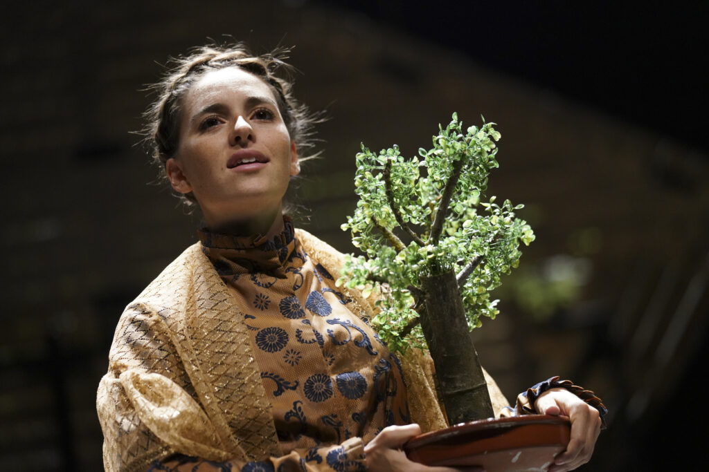 À Bochum, des spectateurs envahissent la scène après la tirade d’un personnage fasciste