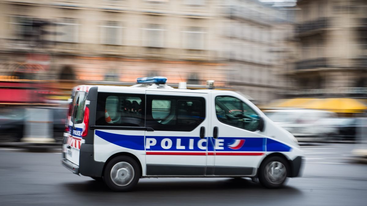 À Rennes, deux jeunes sur une trottinette percutent un fourgon de police à un feu rouge 