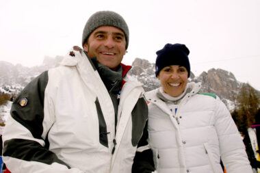 — Jeux Olympiques d’hiver 2026: Alberto Tomba et Deborah Compagnoni allumeront la flamme