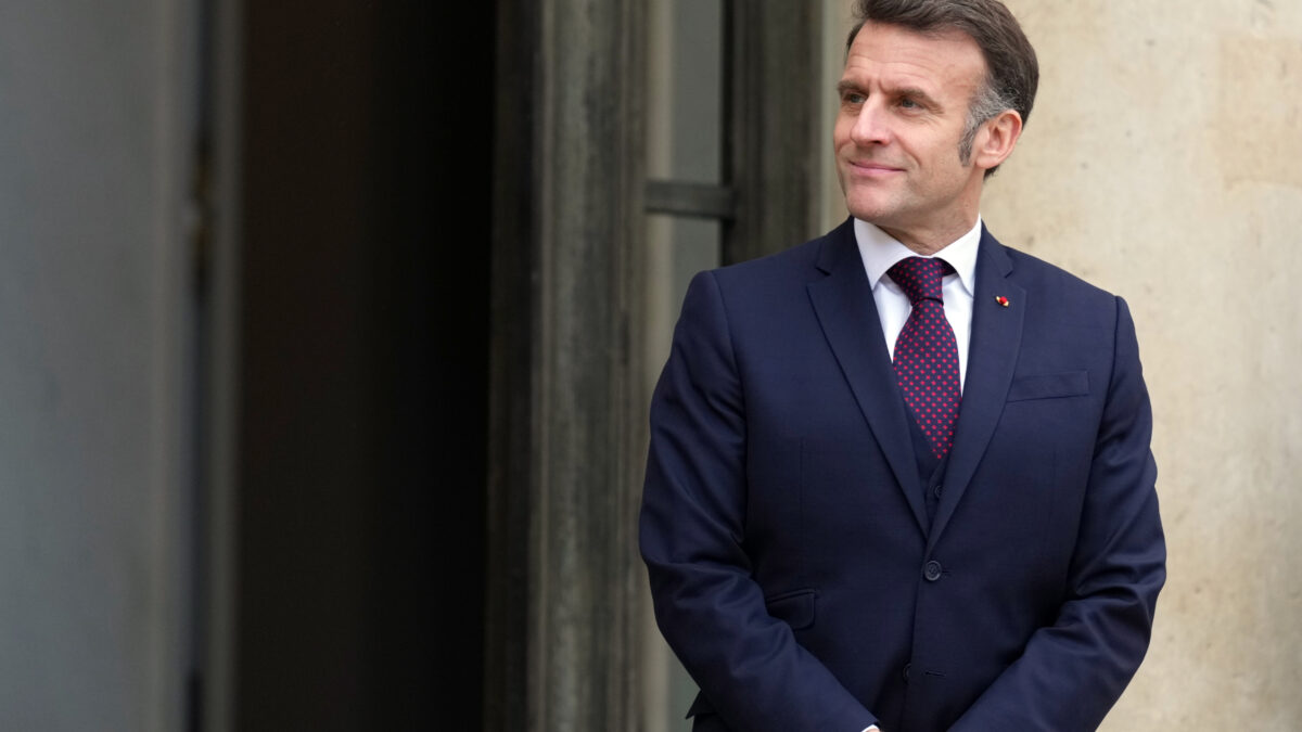 Un seul mois de vacances d’été pour les enfants ? La folle proposition d’Emmanuel Macron